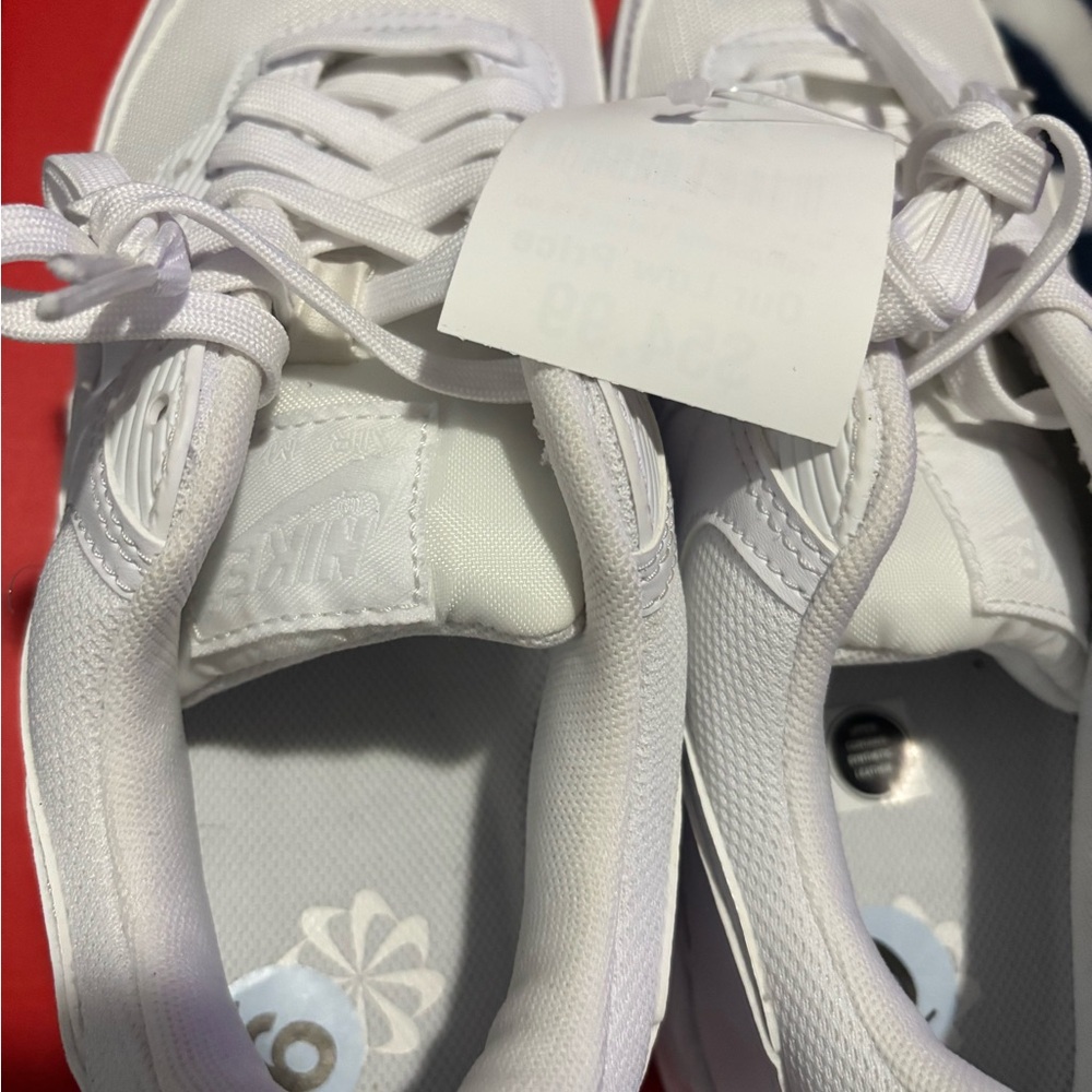 Classic White Women's Athletic Shoes - Picture 4 of 8